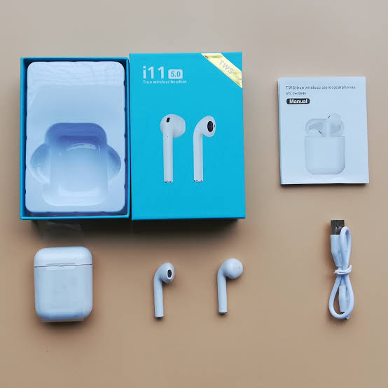 i 11 earphone price